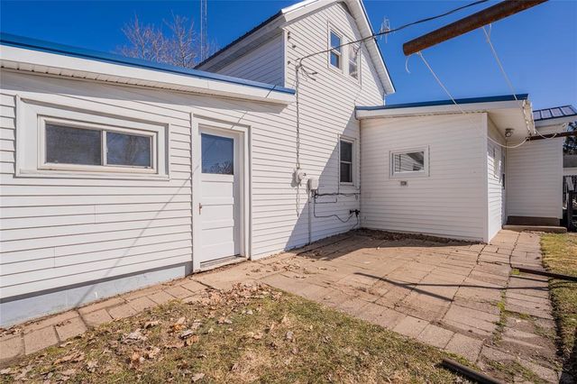 121 W Oak Street, Stanley, WI 54768