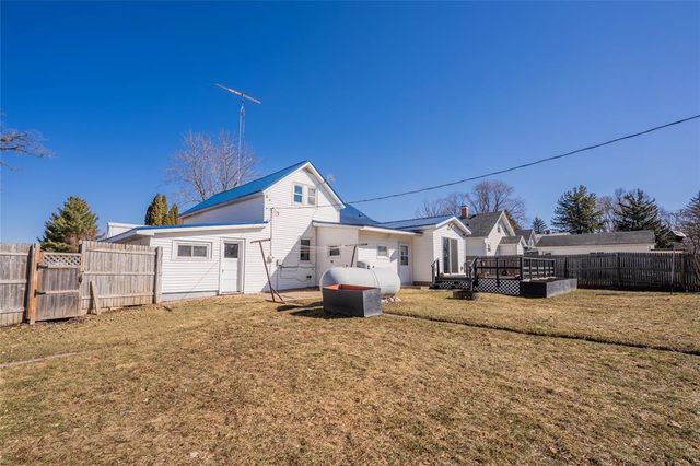 121 W Oak Street, Stanley, WI 54768