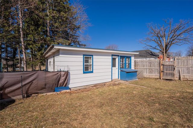 121 W Oak Street, Stanley, WI 54768