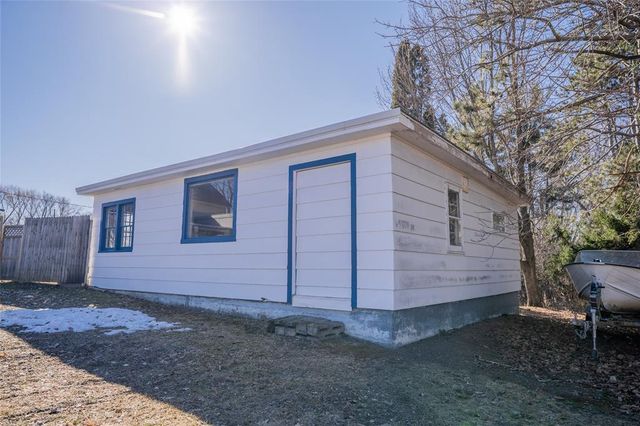 121 W Oak Street, Stanley, WI 54768