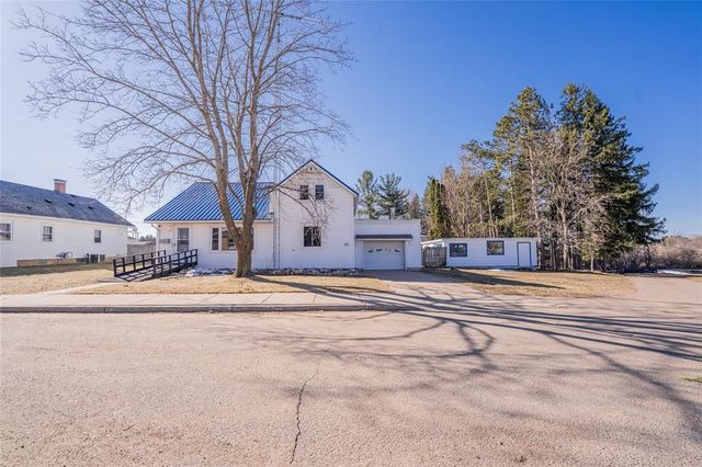 121 W Oak Street, Stanley, WI 54768