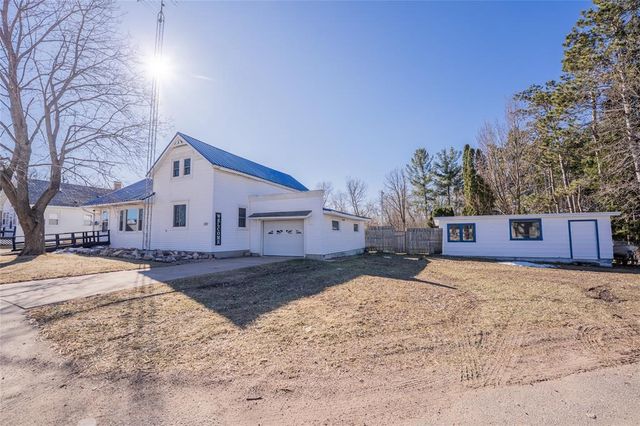 121 W Oak Street, Stanley, WI 54768
