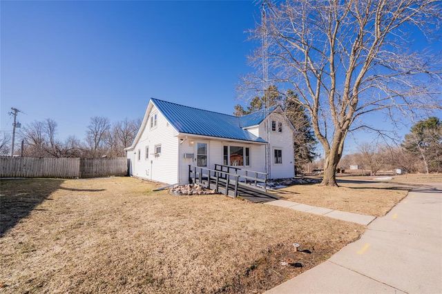 121 W Oak Street, Stanley, WI 54768