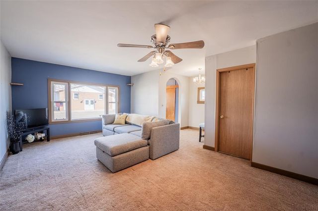 121 W Oak Street, Stanley, WI 54768