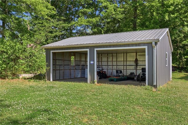 520 S Spring Street, Walhalla, SC 29691