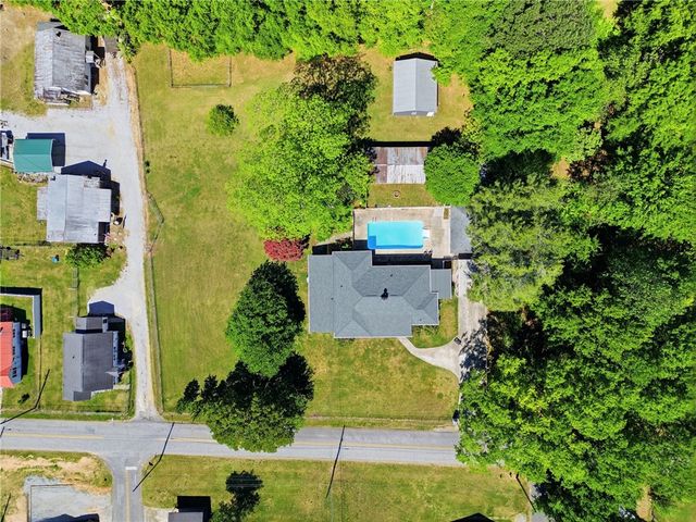 520 S Spring Street, Walhalla, SC 29691