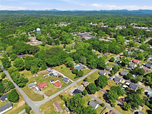 520 S Spring Street, Walhalla, SC 29691