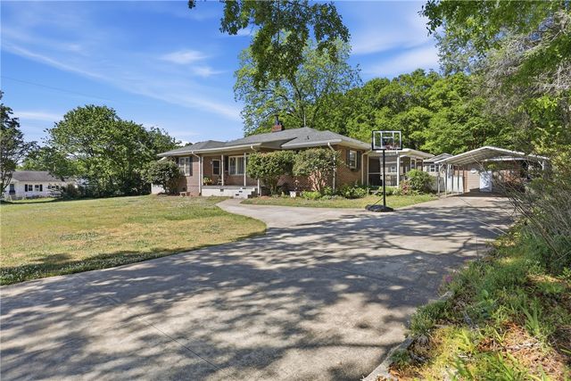 520 S Spring Street, Walhalla, SC 29691