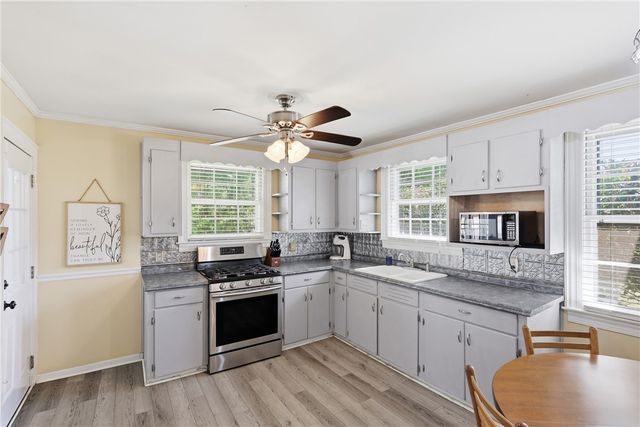 520 S Spring Street, Walhalla, SC 29691