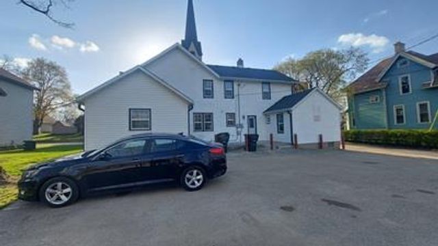 129 S Church Street, Whitewater, WI 53190