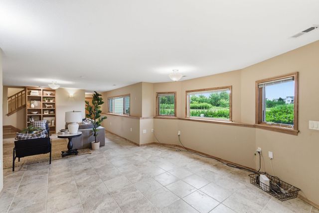 6918 E Summerside Ct, Bel Aire, KS 67226