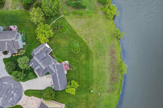 6918 E Summerside Ct, Bel Aire, KS 67226