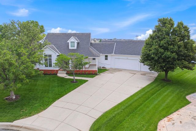 6918 E Summerside Ct, Bel Aire, KS 67226