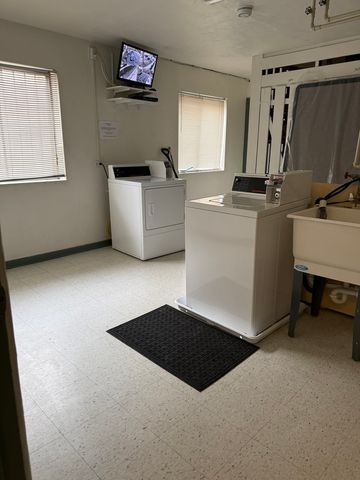 4757 N Keeler Avenue 101, Chicago, IL 60630