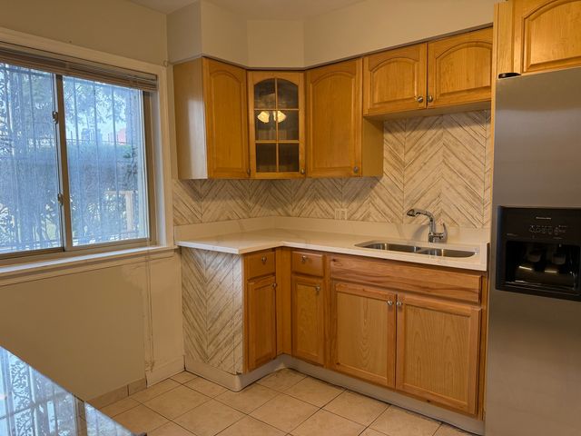 4757 N Keeler Avenue 101, Chicago, IL 60630