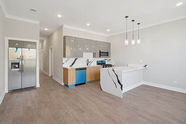 4839 W Huron Street 1, Chicago, IL 60644