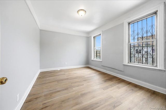 2712 Holland Avenue, Bronx, NY 10467