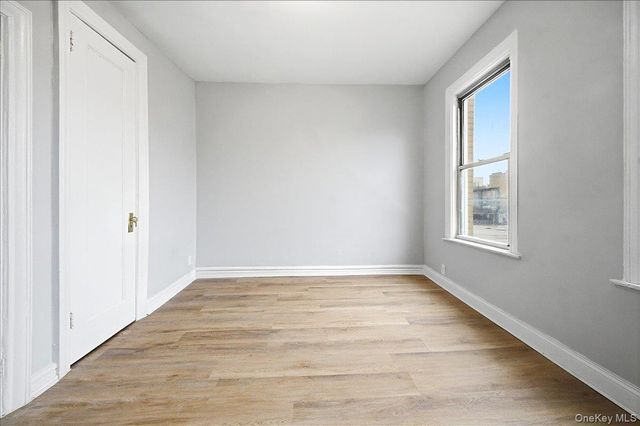 2712 Holland Avenue, Bronx, NY 10467