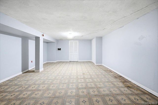 2712 Holland Avenue, Bronx, NY 10467