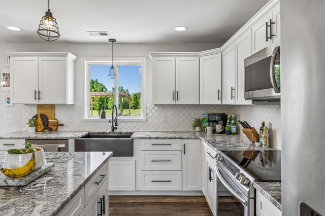 86 Ben Rd, Westmoreland, TN 37186