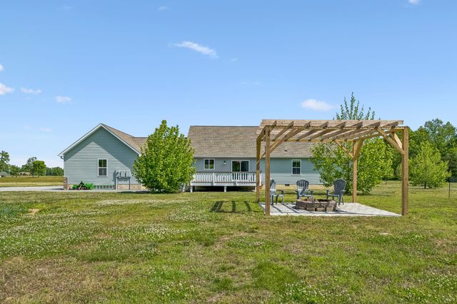 86 Ben Rd, Westmoreland, TN 37186