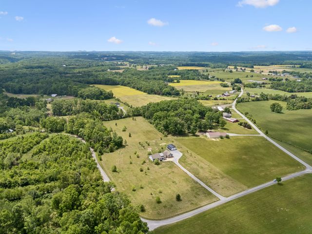 86 Ben Rd, Westmoreland, TN 37186