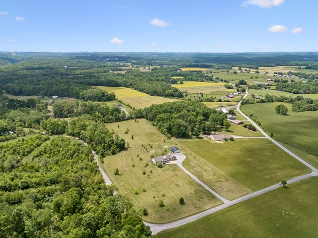86 Ben Rd, Westmoreland, TN 37186