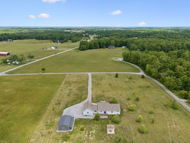 86 Ben Rd, Westmoreland, TN 37186