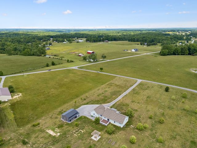 86 Ben Rd, Westmoreland, TN 37186