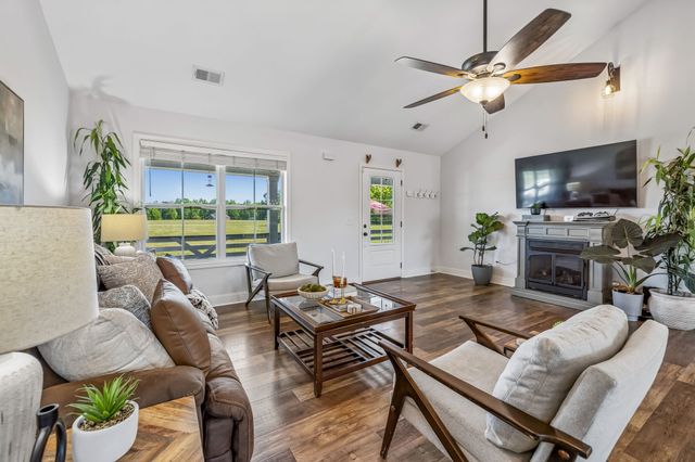 86 Ben Rd, Westmoreland, TN 37186