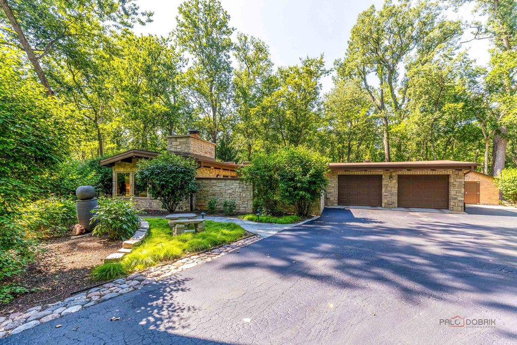 3030 Orange Brace Road, Riverwoods, IL 60015