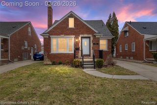 20631 Lochmoor Street, Harper Woods, MI 48225