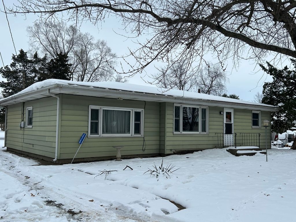 30368 Prairie Street, Rock Falls, IL 61071