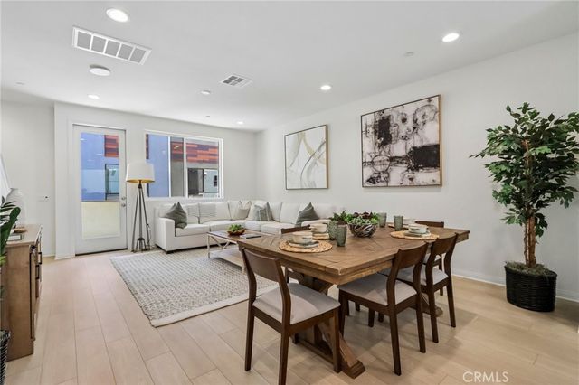 5868 Linden 6, Long Beach, CA 90805