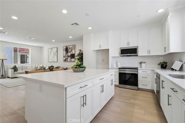 5868 Linden 6, Long Beach, CA 90805