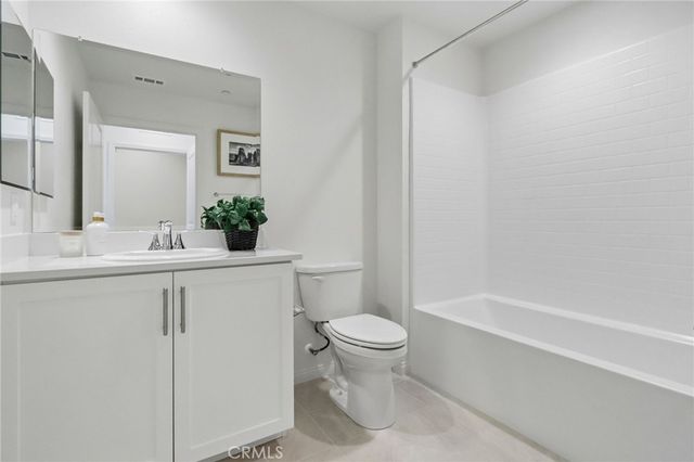 5868 Linden 6, Long Beach, CA 90805