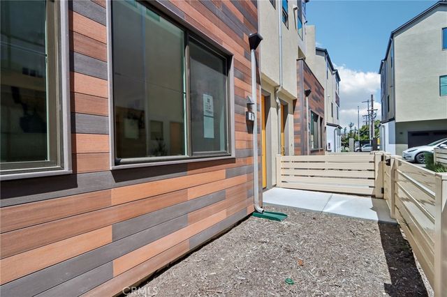 5868 Linden 6, Long Beach, CA 90805