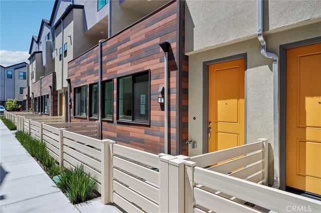 5868 Linden 6, Long Beach, CA 90805