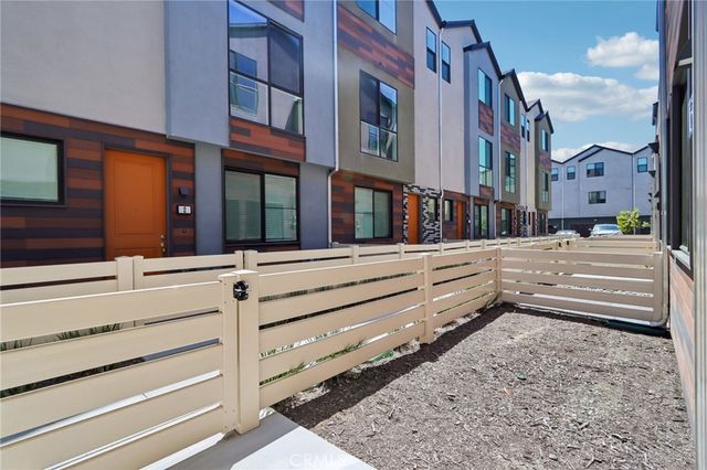 5868 Linden 6, Long Beach, CA 90805