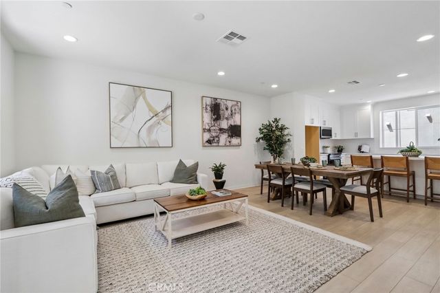 5868 Linden 6, Long Beach, CA 90805