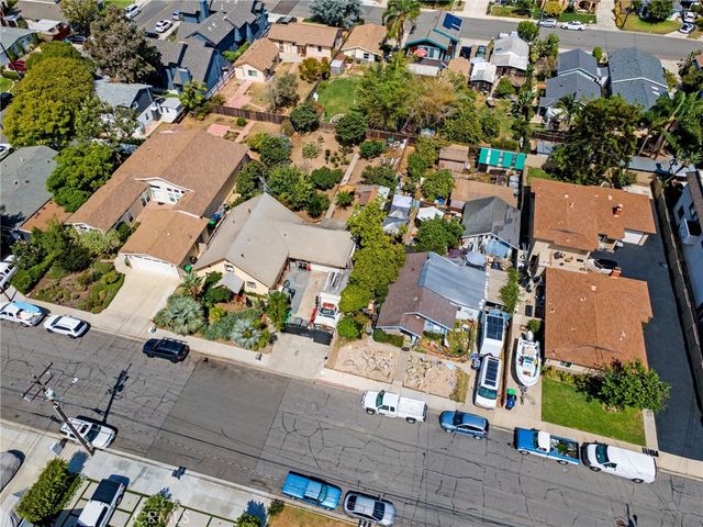 162 Cecil, Costa Mesa, CA 92627