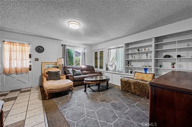 162 Cecil, Costa Mesa, CA 92627