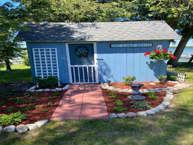 7954 Cedar Street, Beulah, MI 49617