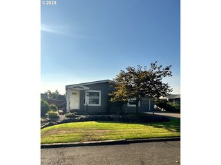 34749 DEVONSHIRE Dr, Eugene, OR 97405