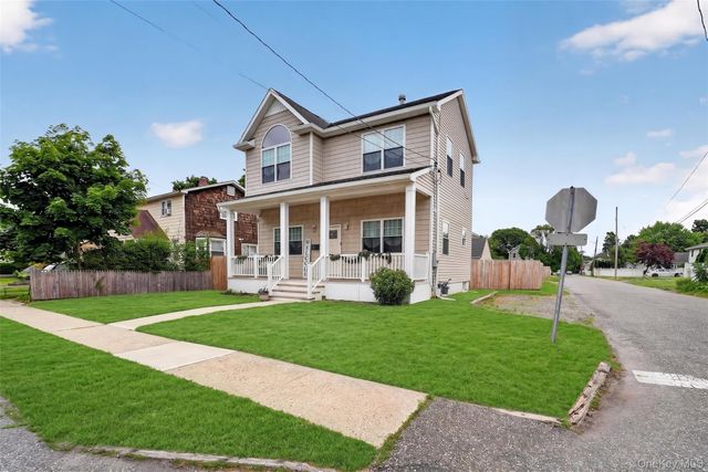 26 Richard Avenue, Islip Terrace, NY 11752