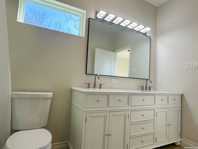 1722 N Center St, San Antonio, TX 78202