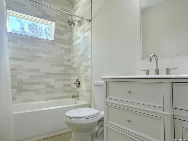 1722 N Center St, San Antonio, TX 78202