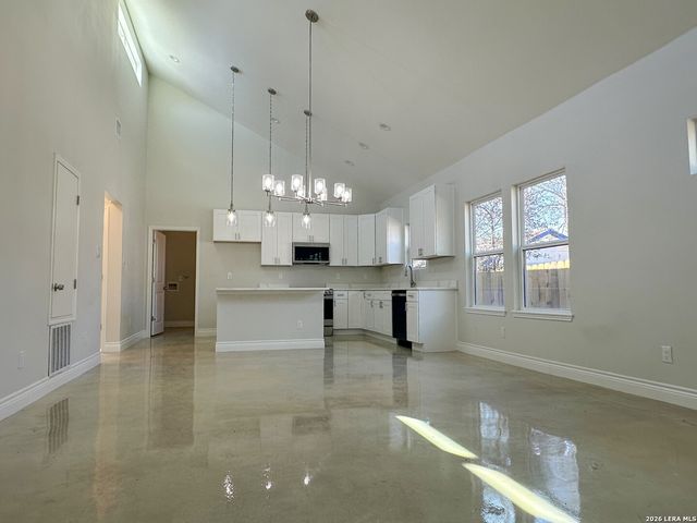 1722 N Center St, San Antonio, TX 78202