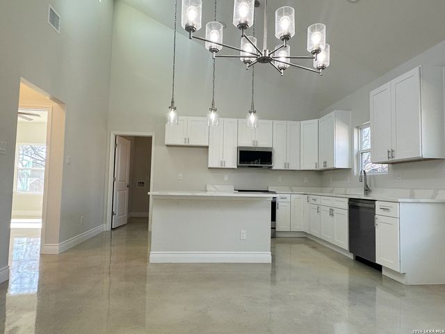 1722 N Center St, San Antonio, TX 78202