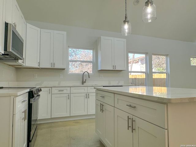 1722 N Center St, San Antonio, TX 78202